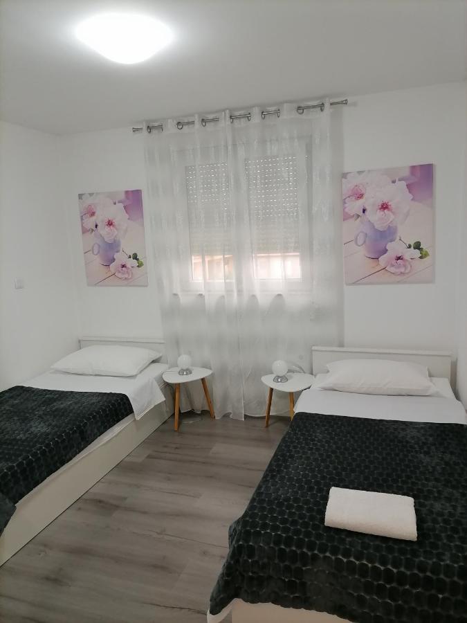 Apartments Stars 扎达尔 外观 照片